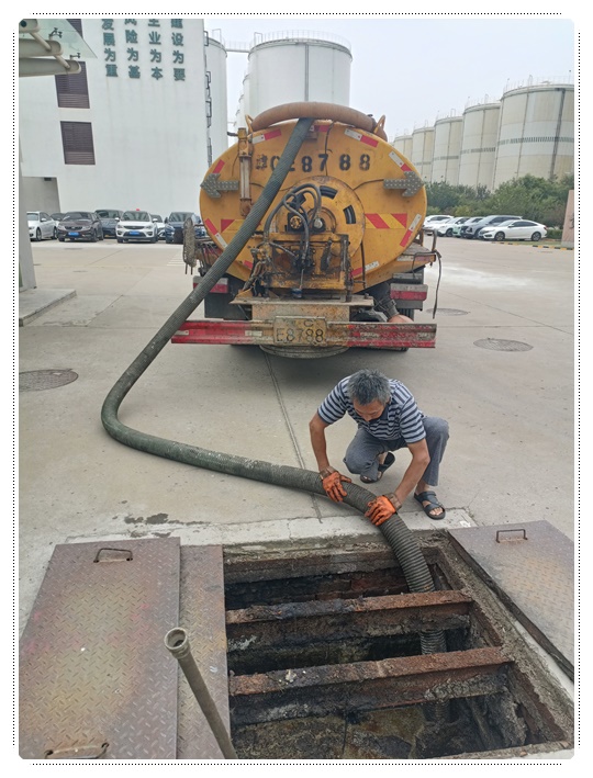 三更罗镇隔油池清掏